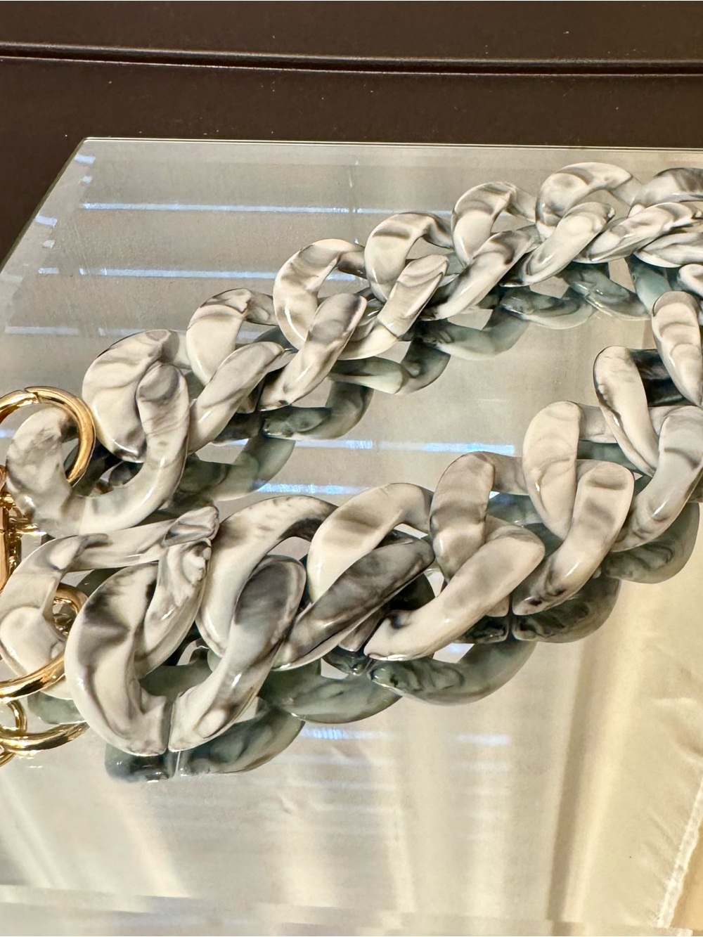 Marble-Effect Bag Chain - Picture 7 of 8